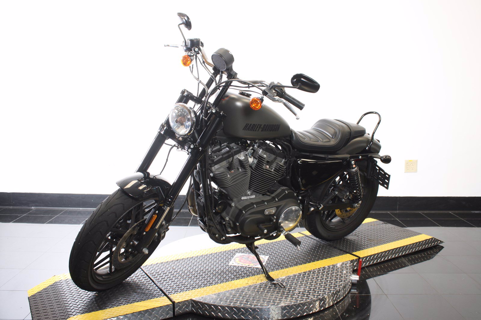 Pre-Owned 2018 Harley-Davidson Sportster Roadster XL1200CX ...